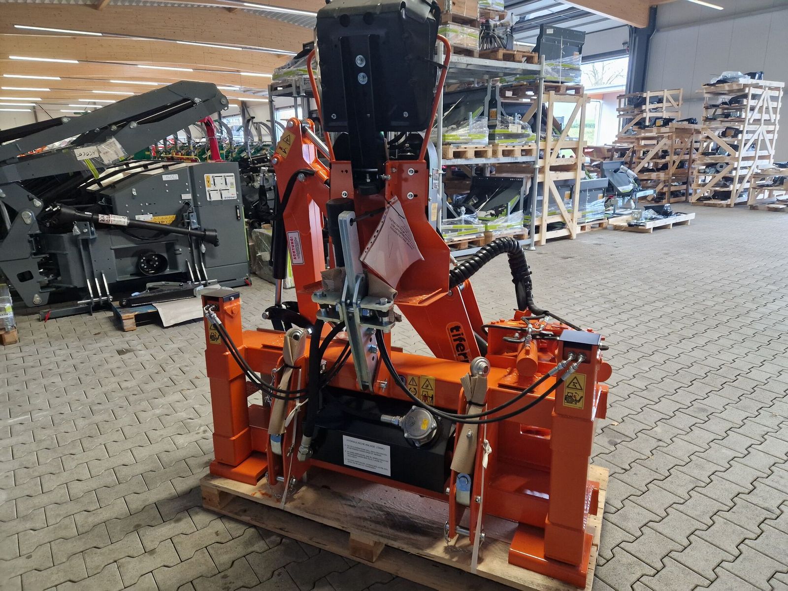 DIGGER TIX 55 Heckbagger /Anbaubagger 3