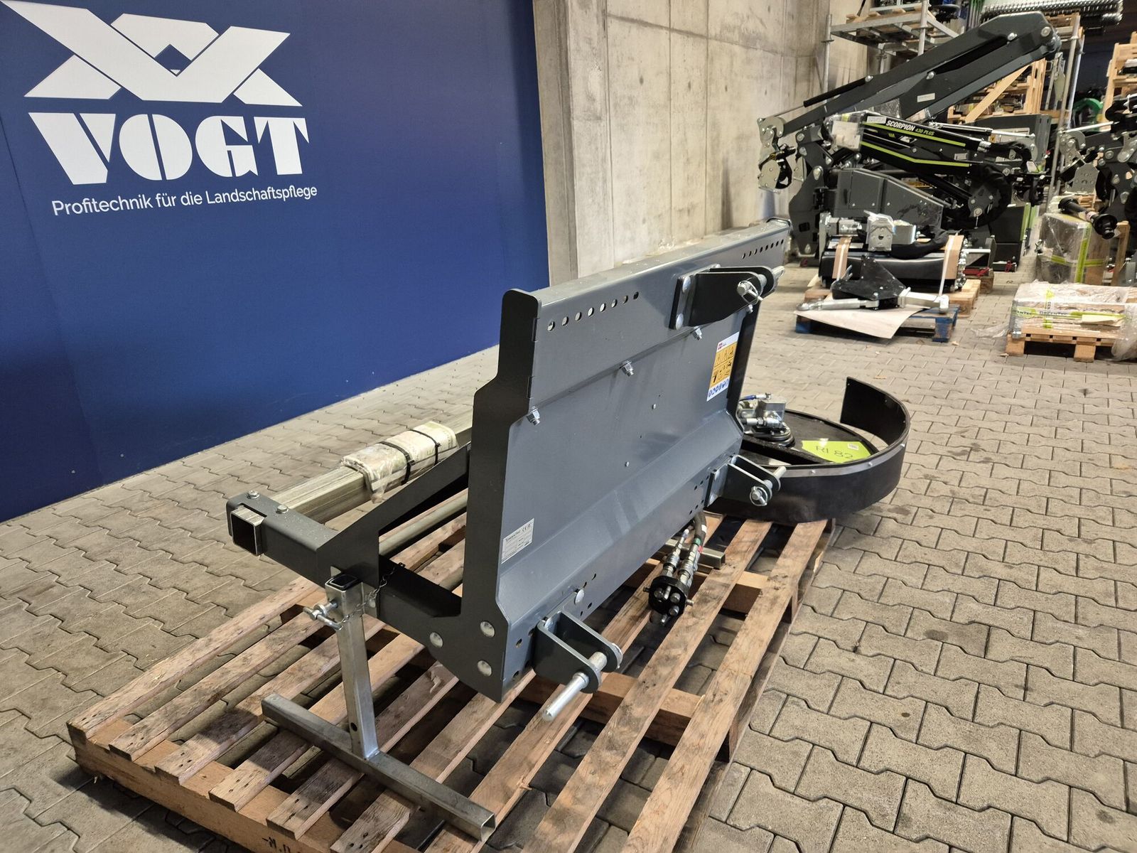 GREENTEC FOX Multiträger inkl. RI 82 Zaunmäher 2