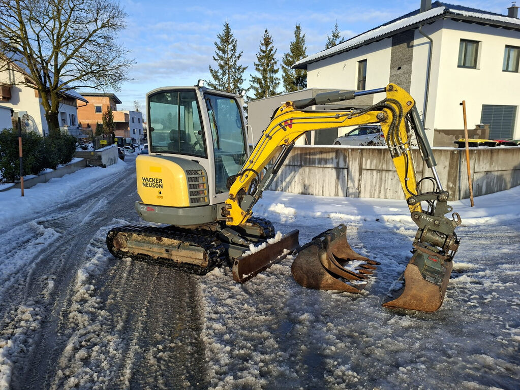 Wacker Neuson EZ26 Kurzheck Powertilt 2