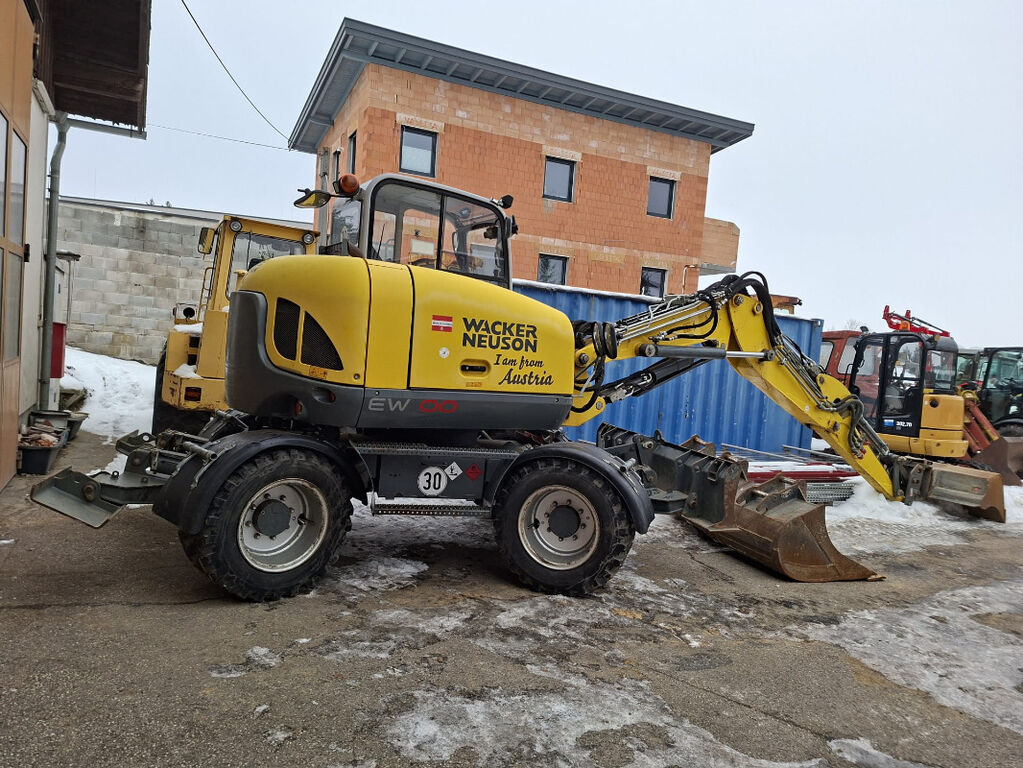 Wacker Neuson EW100, 30 km/h, 4-wheel-steering 2