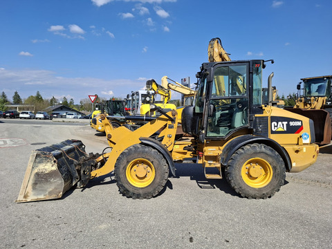 Caterpillar 908M