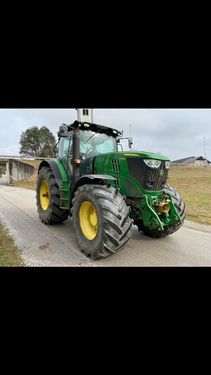 John Deere 6210R