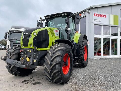 Claas Axion 810 Cmatic mit Reifendruckregelanlage