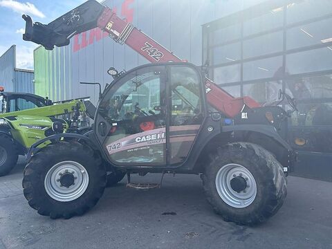 Case IH 742 Farmlift nur 3330 Std. 3