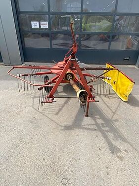 Pöttinger SK246 Schwadkreisel 301