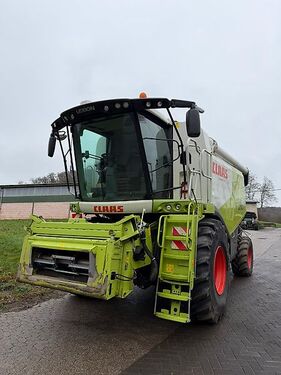 Claas Lexion 750 Montana C5 + V770 + TW 4-Rad gelenkt