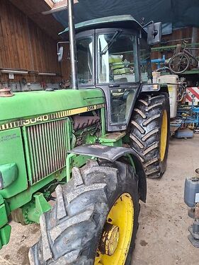 John Deere 3040