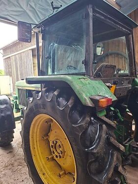 John Deere 3040 2