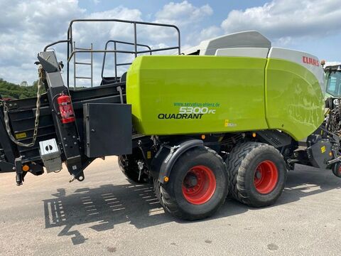 <strong>Claas Quadrant 5300 </strong><br />