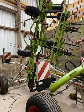 Claas VOLTO 1100 T auf Fahrwerk