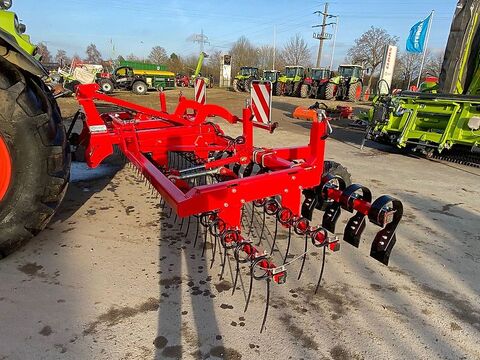 Top-Striegel Front mit 6m Arbeitsbreite 2