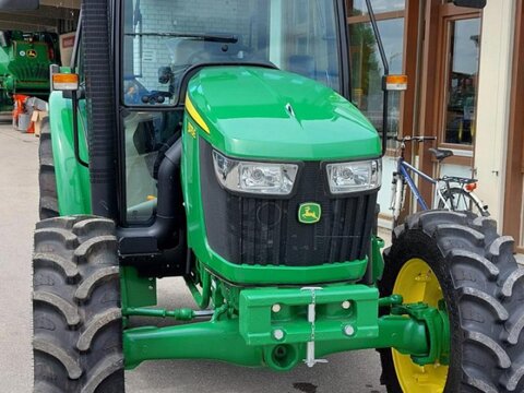 John Deere 5075 E