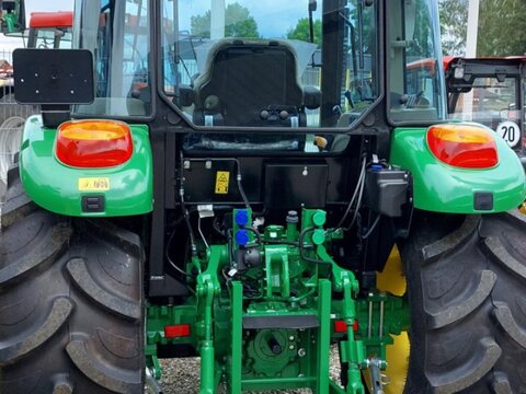 John Deere 5075 E