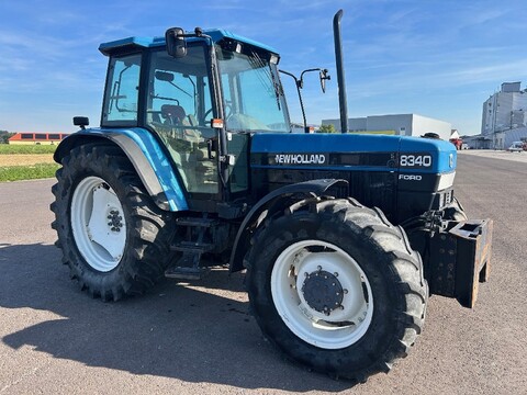 New Holland 8340