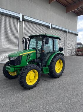 John Deere 5075 E