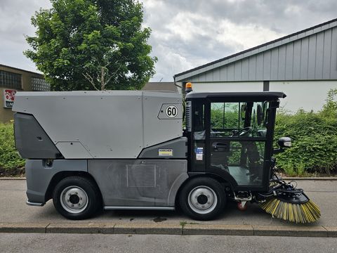 Kärcher MC250 Saug Kehrmaschine