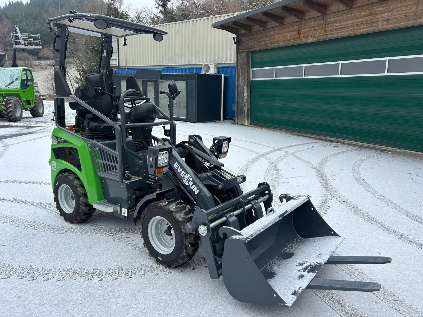 Everun Hoflader elektrisch 3