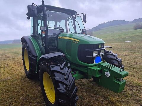 John Deere 5070 M 3