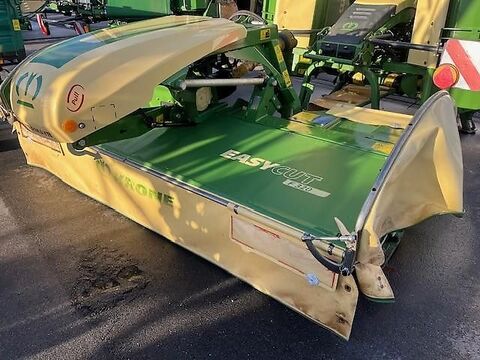 Krone Easy Cut F 320 gezogen 3