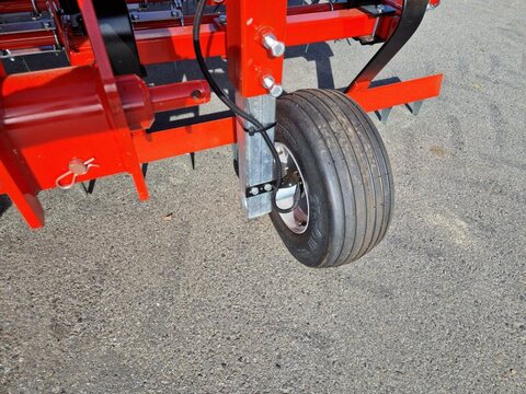 Wiesenstriegel 6m APV Pneumatisch 3