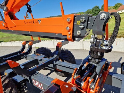 MTM Forest 11T 11to 9,20m Kran Forwarder Rungen Druckluft R 3