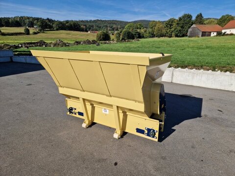 Einstreugerät universell Einstreuschaufel 2