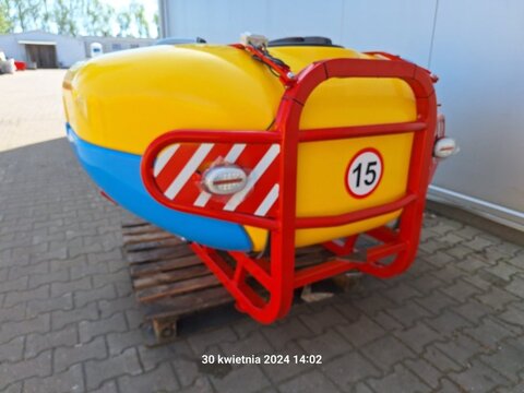 Fronttank 1200l Anbauspritze Feldspritze 2