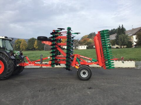Agro-Masz BTC50H gezogen Druckluftbremse 560er Scheiben