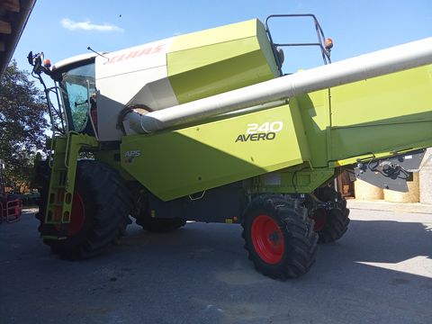 Claas Avero 240