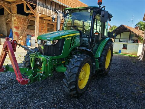 John Deere 5067E