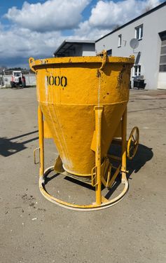 Sonstige Betonkübel 1.000 lt.