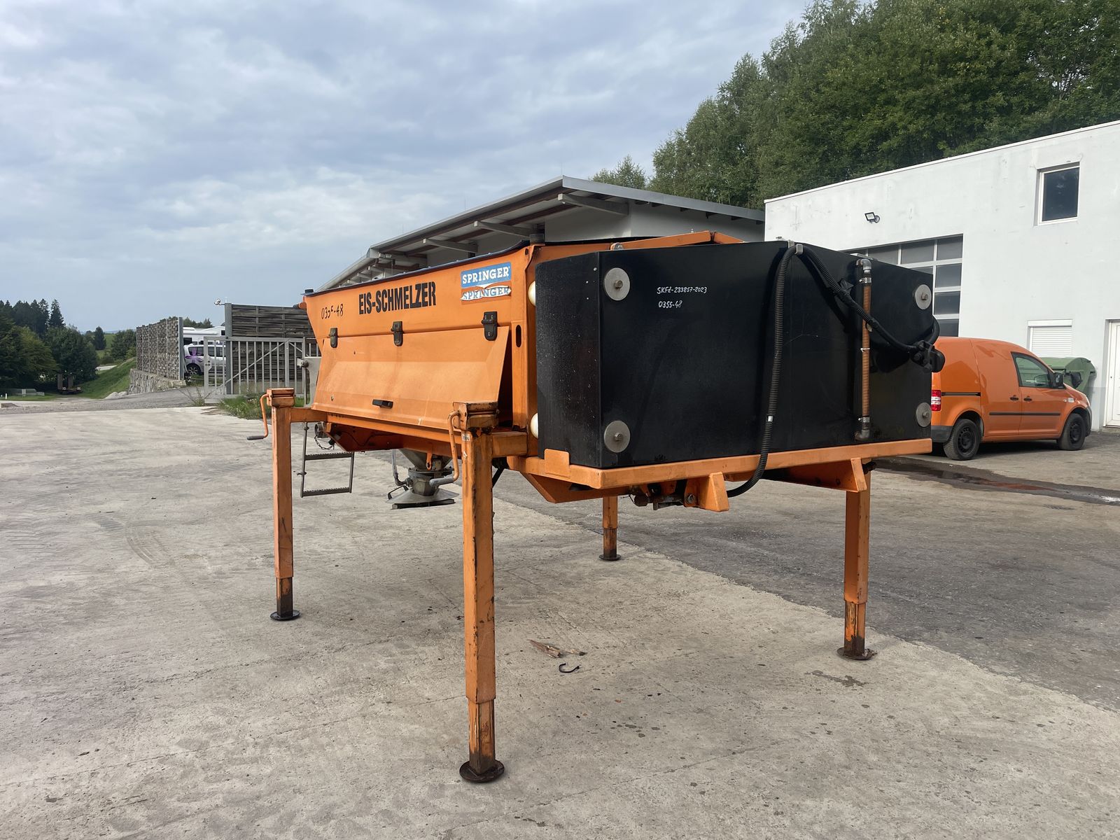 Springer 2m³+500 lt. Soletank 2