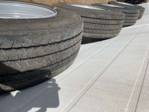 Sonstige Bridgestone 265/70R19,5