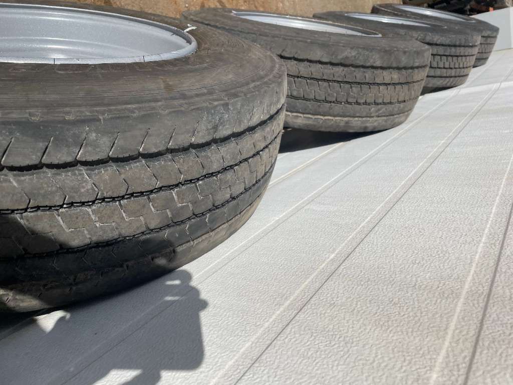 Bridgestone 265/70R19,5 2