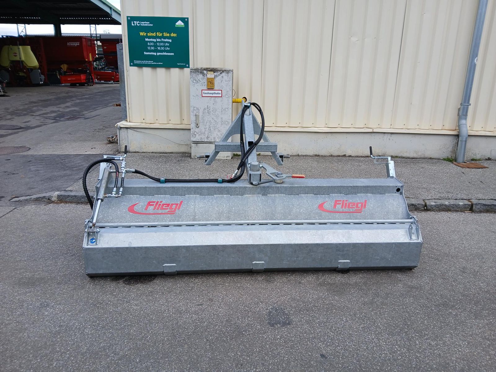 Fliegl Kehrmaschine 2