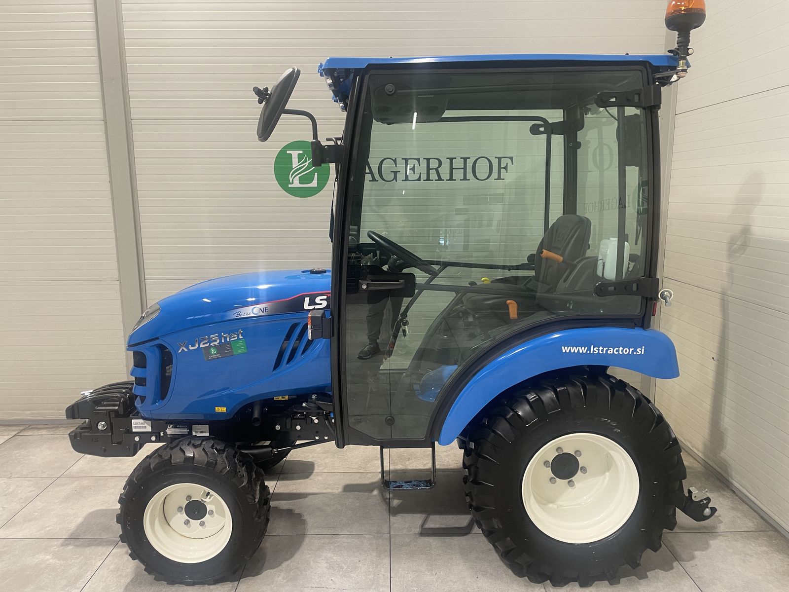 LS Traktor XJ25 Hydrostat mit Kabine NEU 2