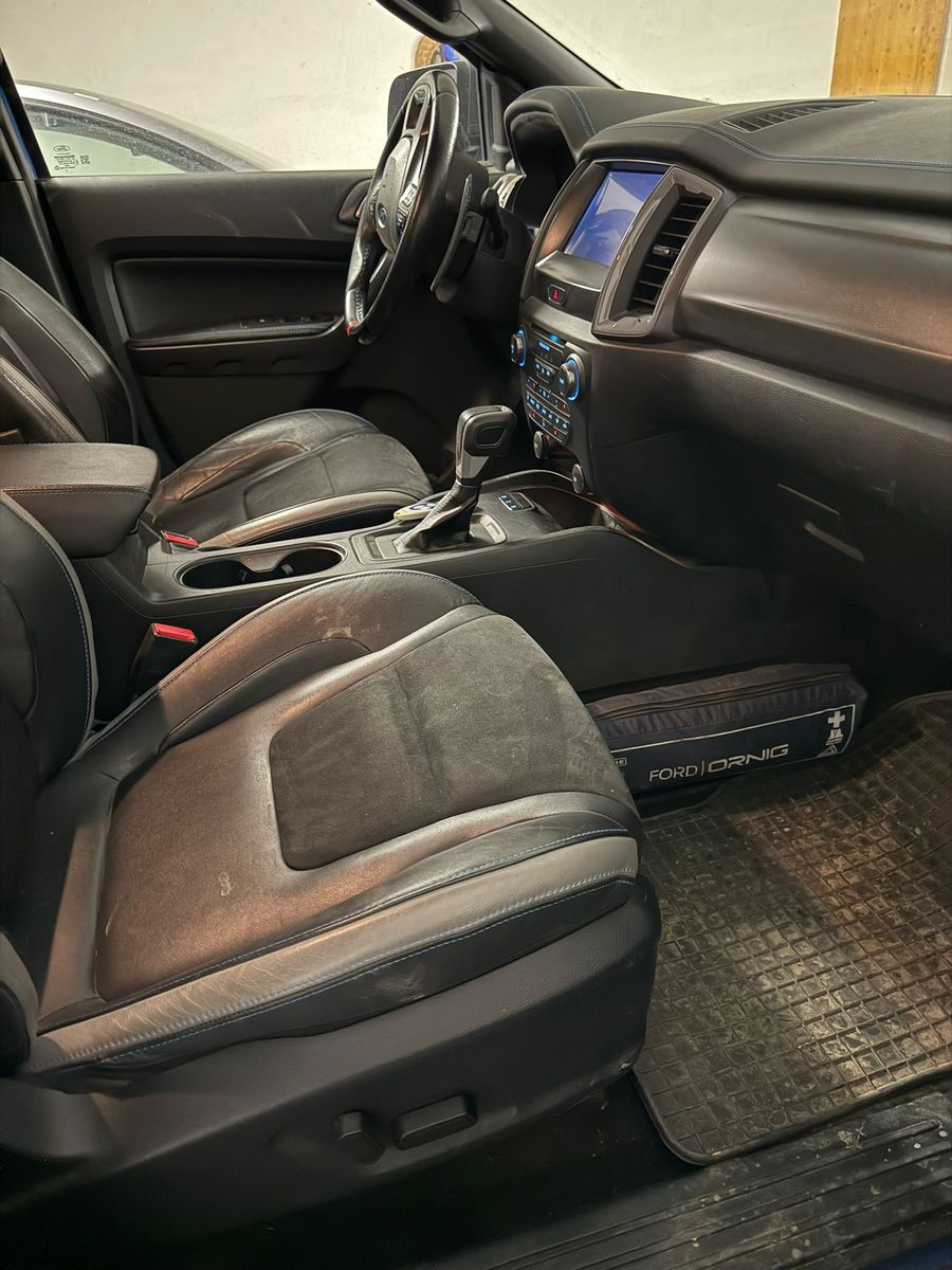 Ford Ranger Raptor 3