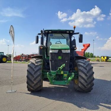 John Deere 7310R 2
