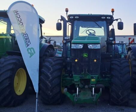 John Deere 7230 R  2