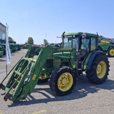 John Deere 5500