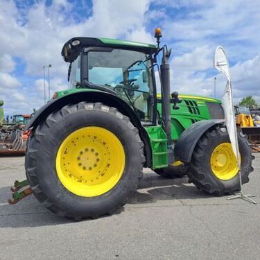 John Deere 6210R 3