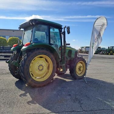 John Deere 5820 2