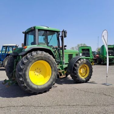 John Deere 6910 2