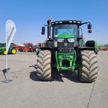 John Deere 6175R 2