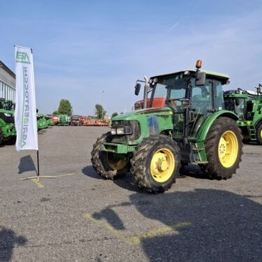 John Deere 5620