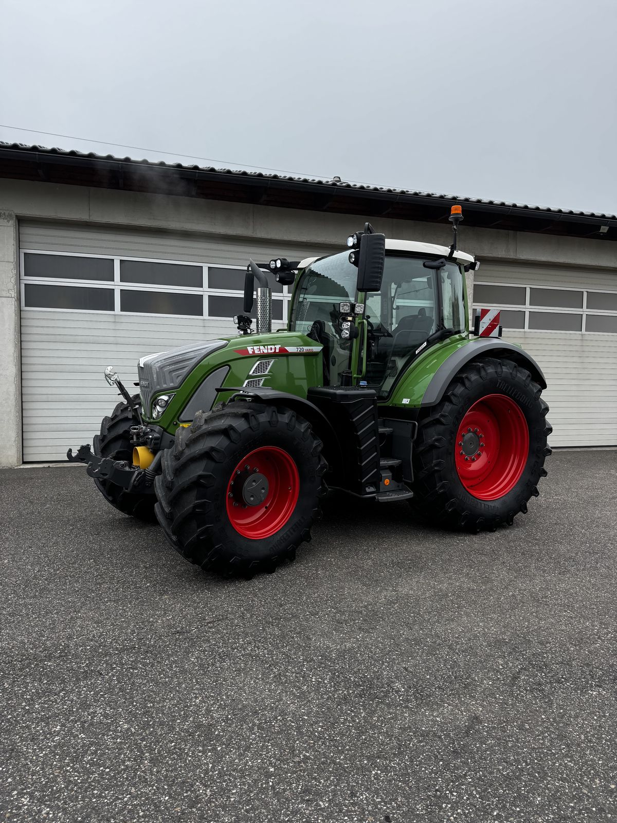 Fendt 718 Vario Profi+ 1