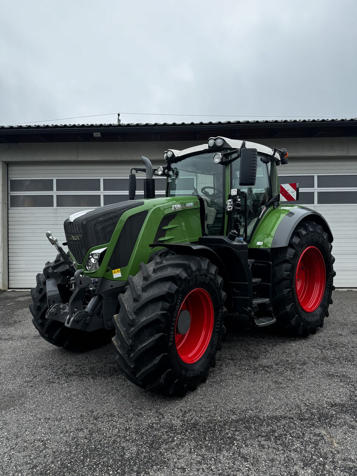 Fendt 828 Vario Profi+ 1