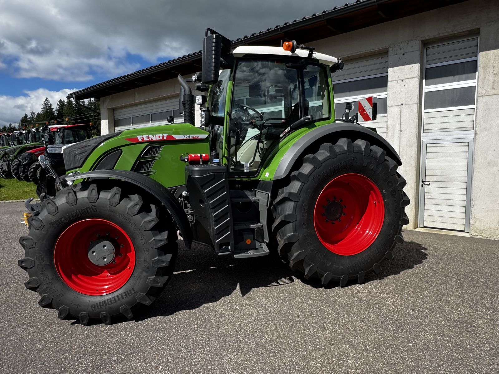 Fendt 724 Vario Profi+ 1