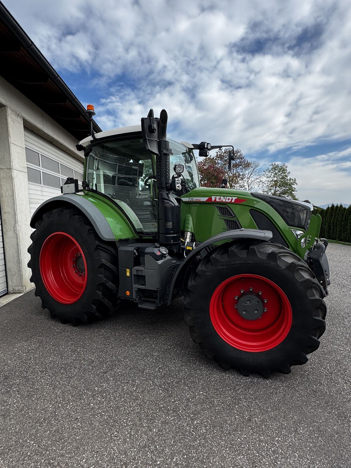 Fendt 724 Vario Profi+ 2