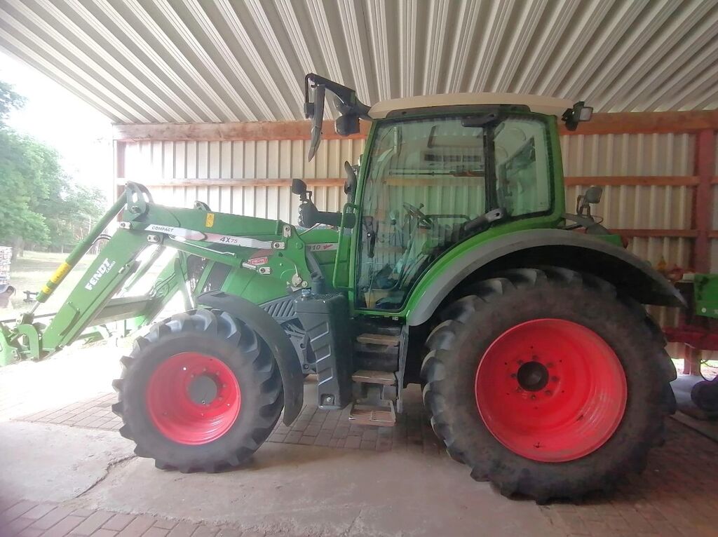 Fendt 310 Vario Power S4 TMS mit Frontlader 1